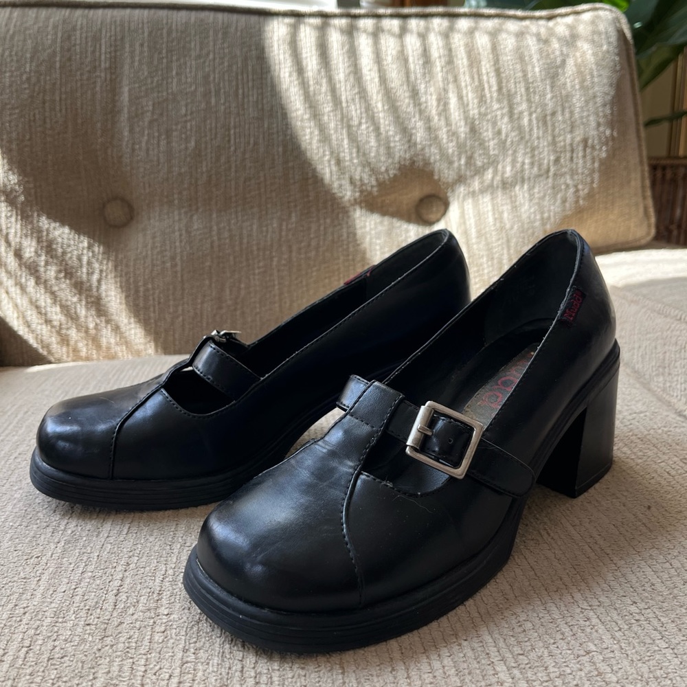 Vintage 90s Y2K Mudd chunky Mary janes